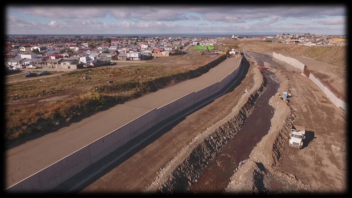 Obras históricas de encauzamiento del Río de las Minas, foto del brochure